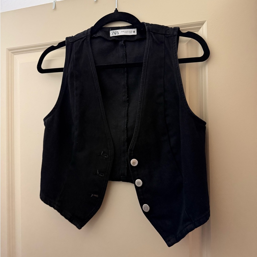Zara Black Buttoned Vest